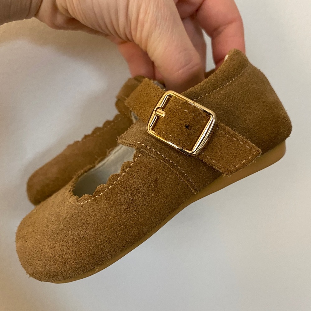 Whim and Wander by Sweet Honey Tan Scallop Suede Mary Janes Toddler Size 6